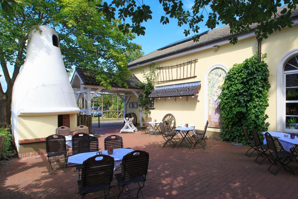 Landhotel Classic Oranienburg Exteriör bild