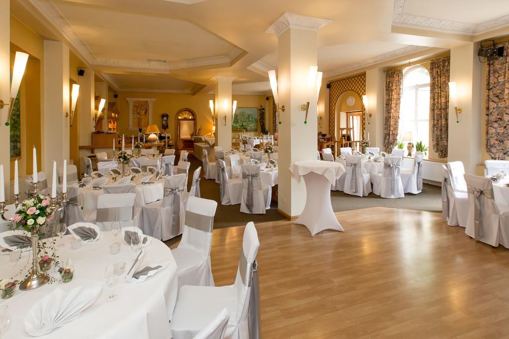 Landhotel Classic Oranienburg Exteriör bild